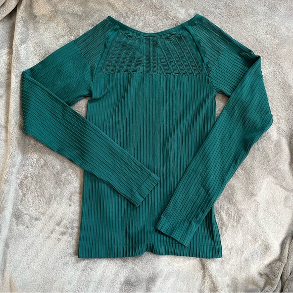 Express green long sleeve top Size SX - Picture 2 of 5
